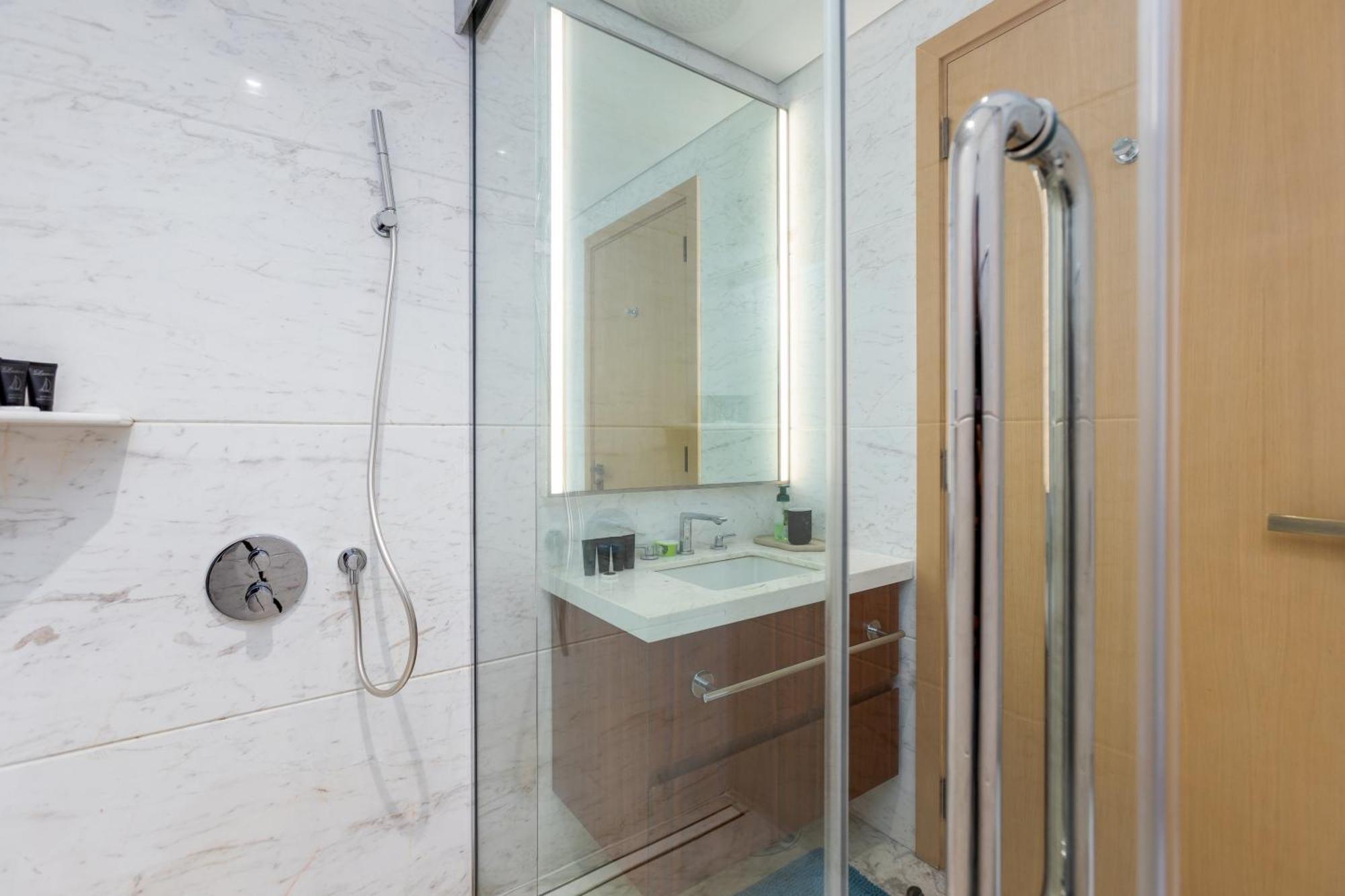 Modern 1Br Apartment, High Floor, Near Dubai Mall Eksteriør bilde
